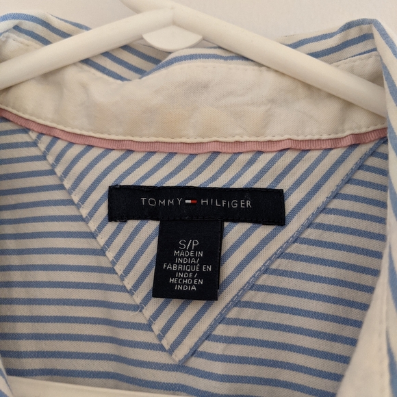 Tommy Hilfiger button-up - Picture 2 of 2